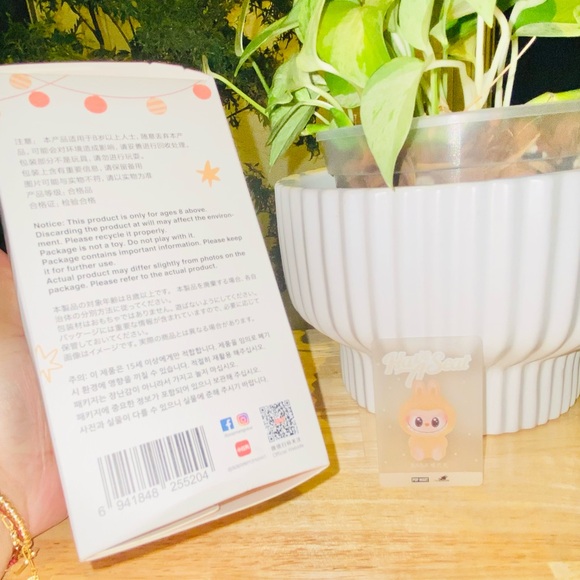 BABA Labubu - Have A Seat - Picture 2 of 5